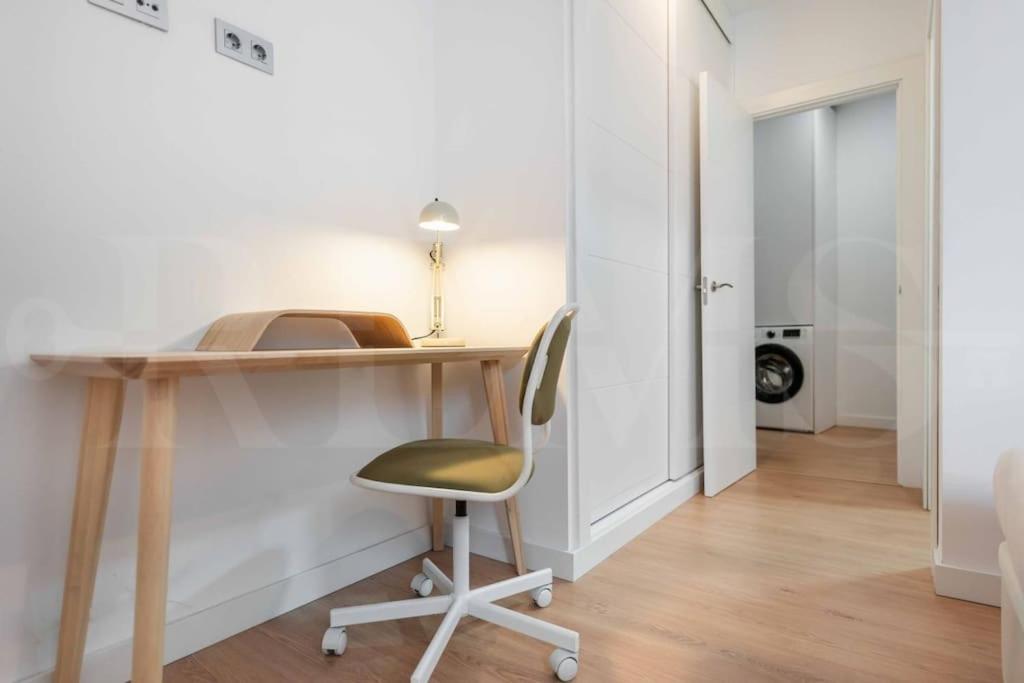 Fresh & Stylish Apartment With Parking By Rems มาลากา ภายนอก รูปภาพ